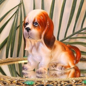 Vintage Unmarked Basset Hound Ceramic Figurine 3.25" E-4367 Brown White